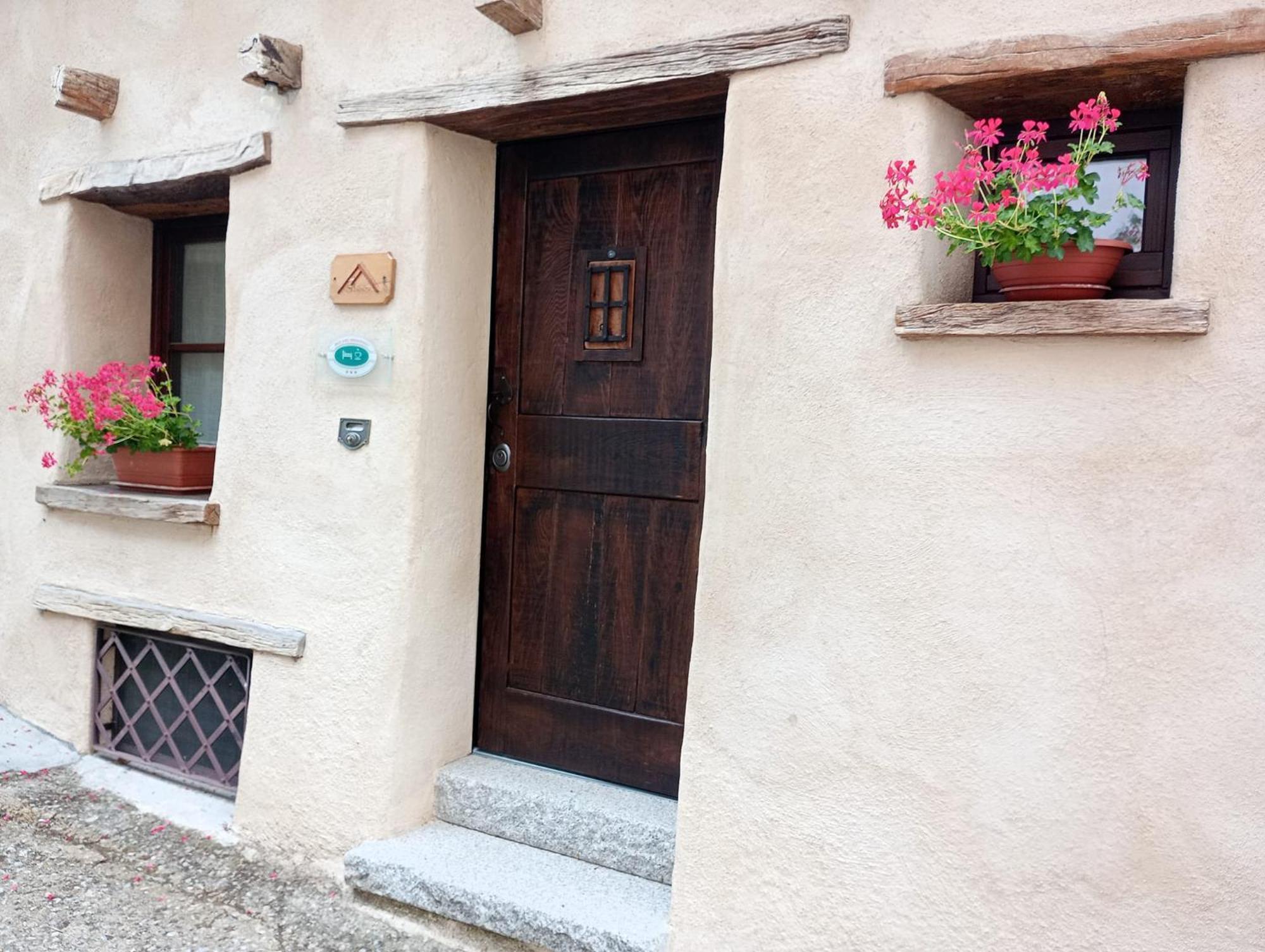 B&B E Home Restaurant S'Ispera Monolocale Uso Esclusivo Fonni Exterior photo